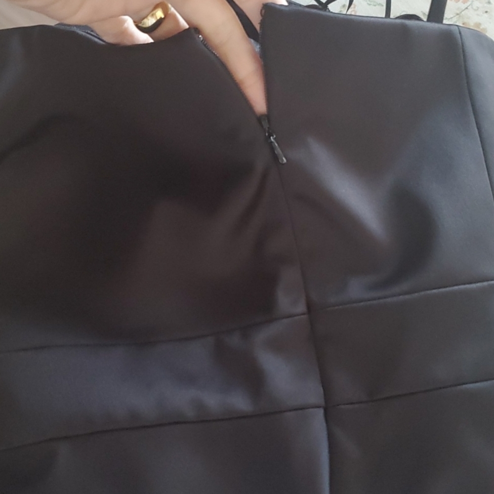 ๐บ3 For $10 JS Collections Cocktail Dress - Picture 15 of 16